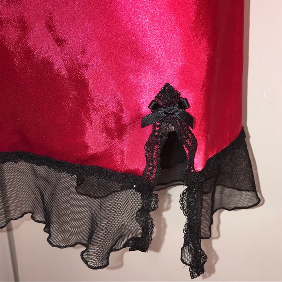 Vintage Red Rose and Black Lace, Size L - Picture 6 of 10